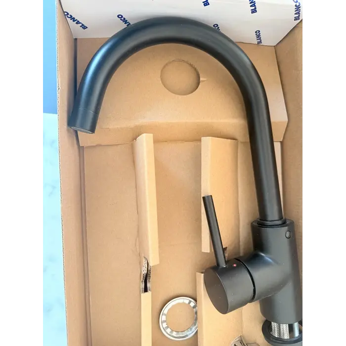 Mitigeur de cuisine noir mat pivotant 360° - Jusqu'à -35% en outlet