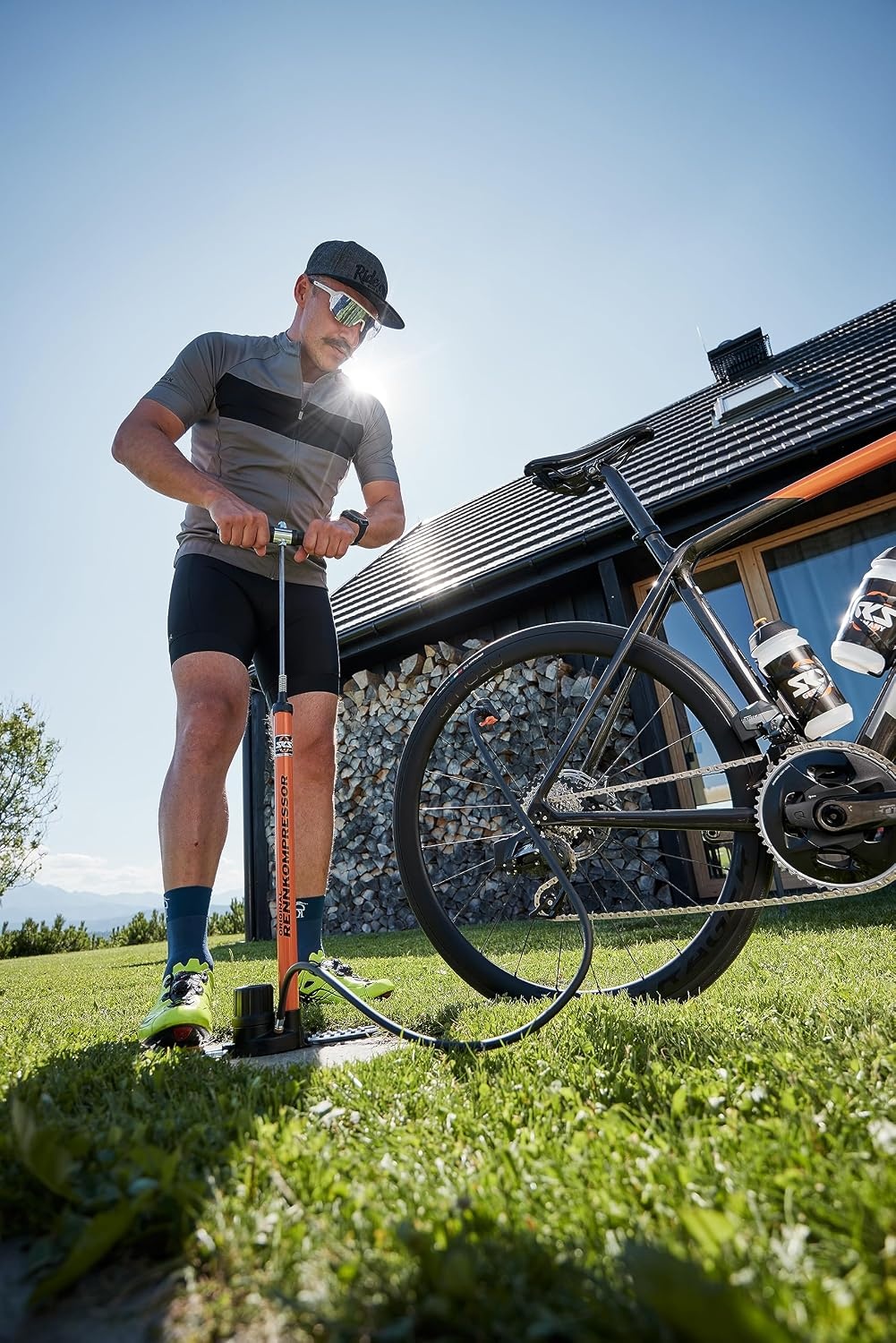 Pompe à pied professionnelle 16 bars - Jusqu'à -34% sur votre équipement vélo