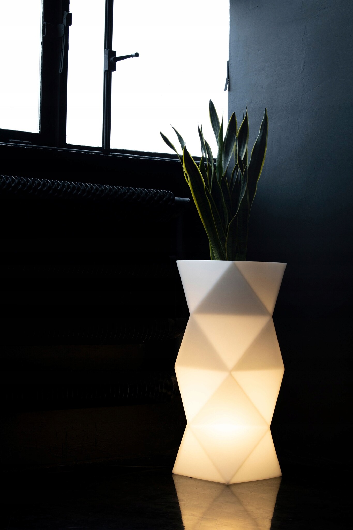 Pot de fleurs lumineux design - 78 cm - Jusqu'à -50%