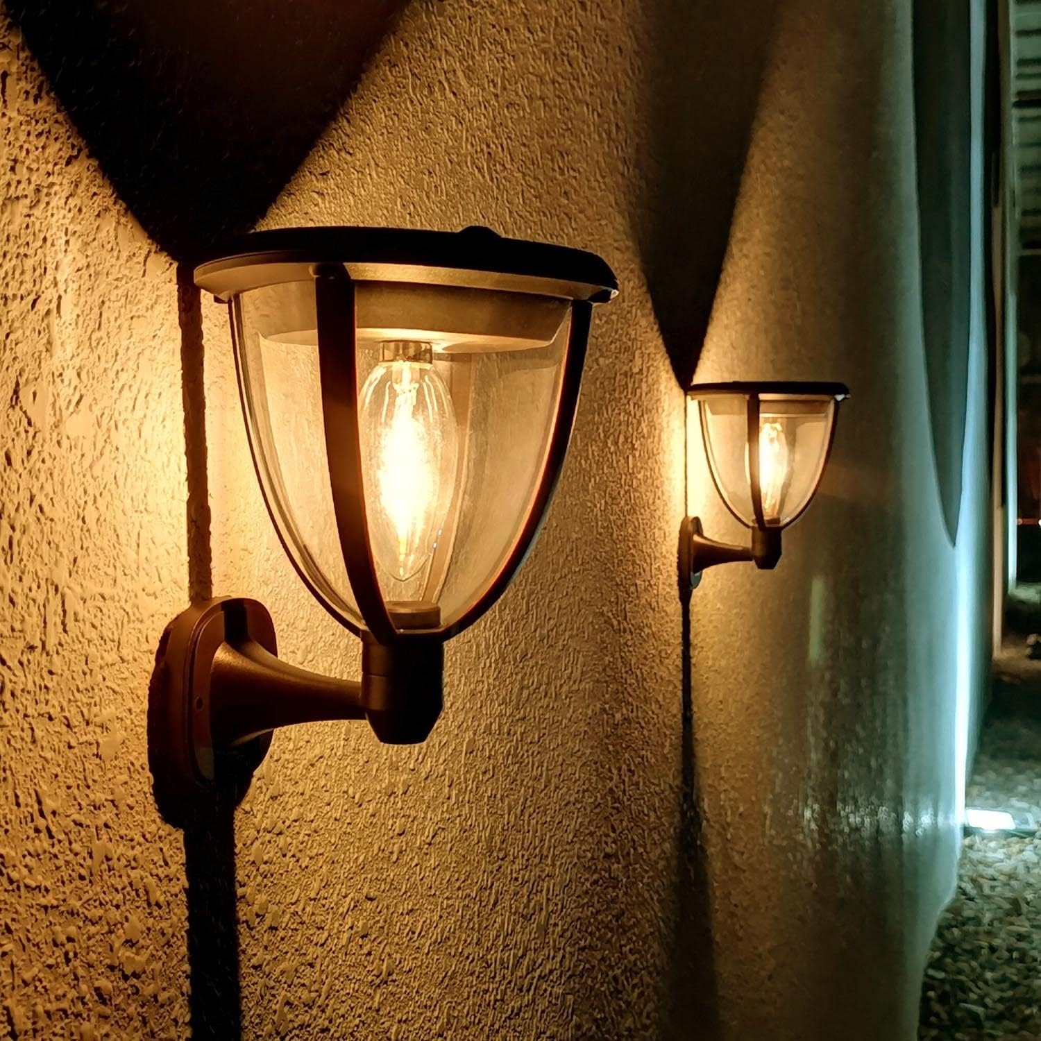 Lot de 2 Lampes Solaires Murales LED - Jusqu'à 61% de réduction
