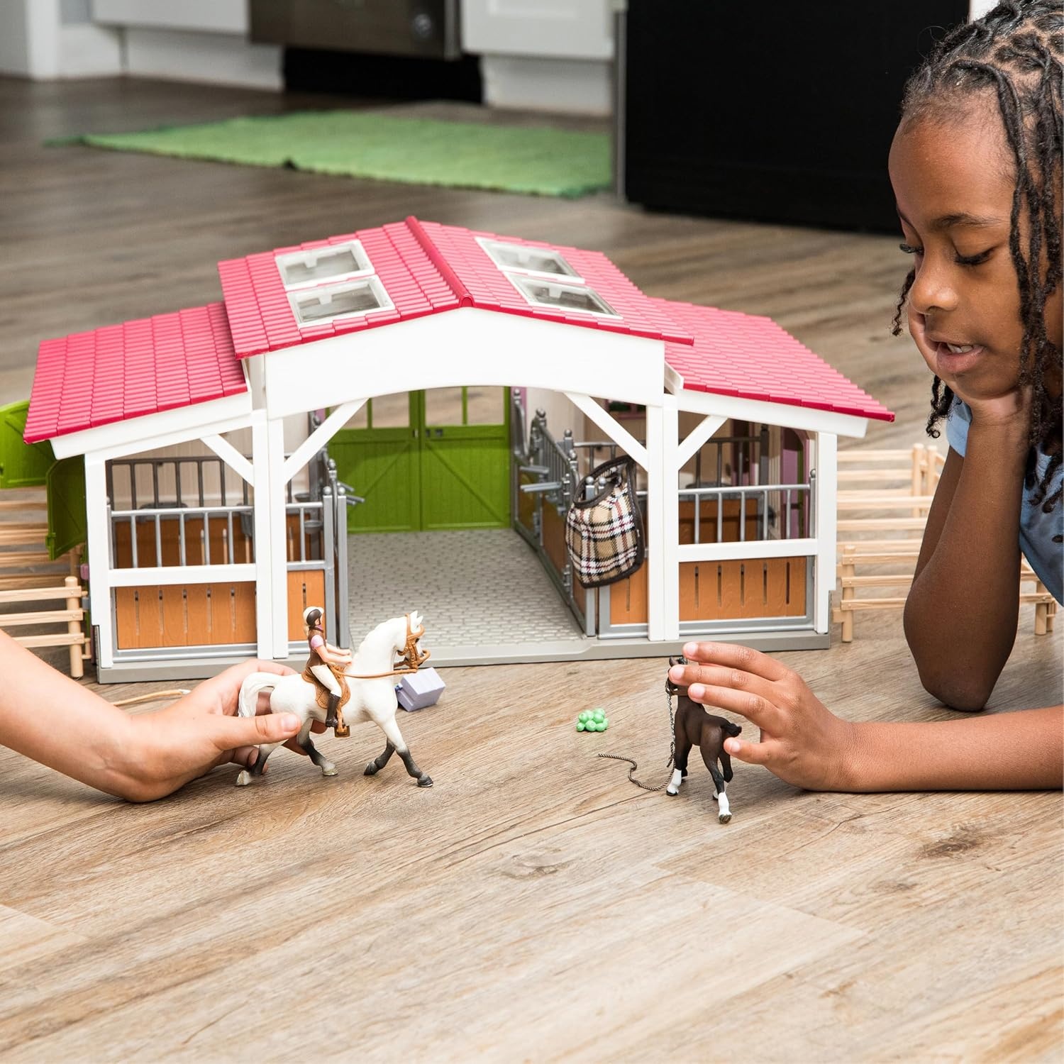 Centre équestre avec figurines et accessoires - Jusqu'à 30% de remise