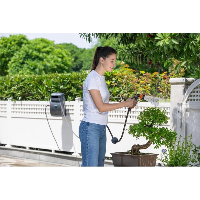Dévidoir mural automatique 35 m : jusqu'à 30% de remise sur votre jardin