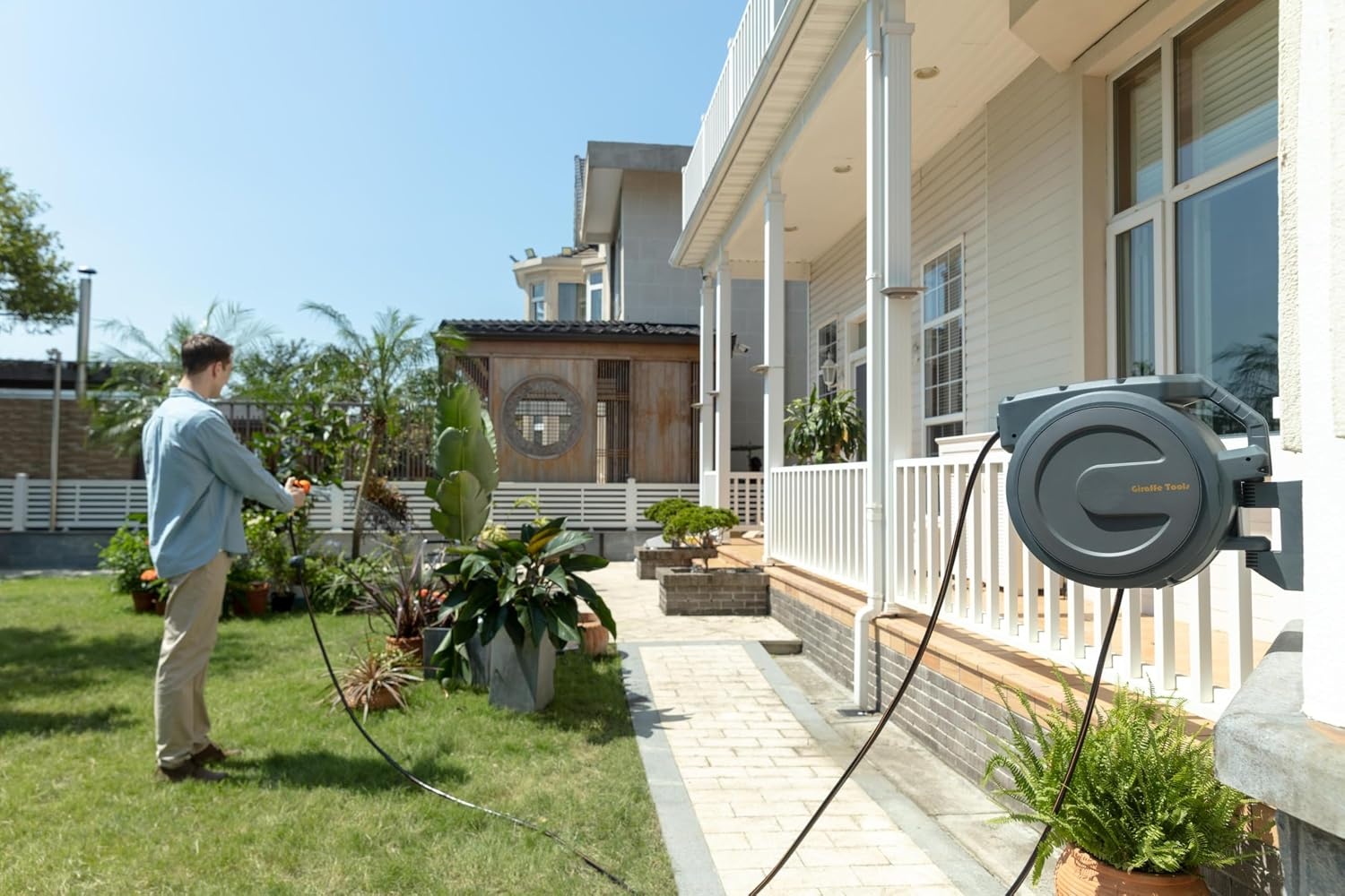 Dévidoir mural automatique 35 m : jusqu'à 30% de remise sur votre jardin