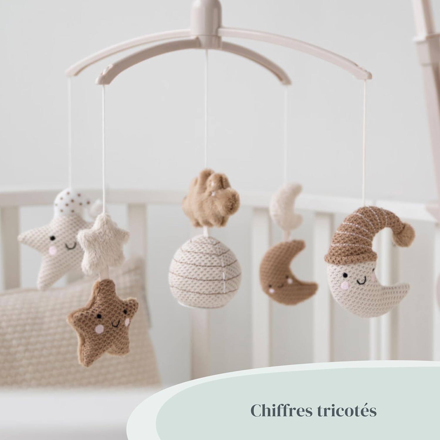 Mobile musical pour bébé avec figurines tricotées - 33% de remise
