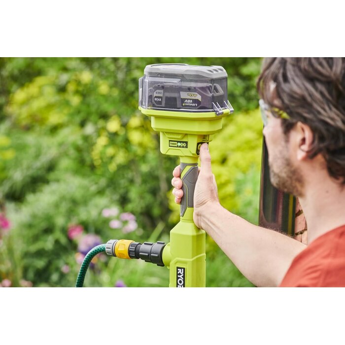 Pompe à eau télescopique sans fil 18V - 3300 L/h - 35% de remise