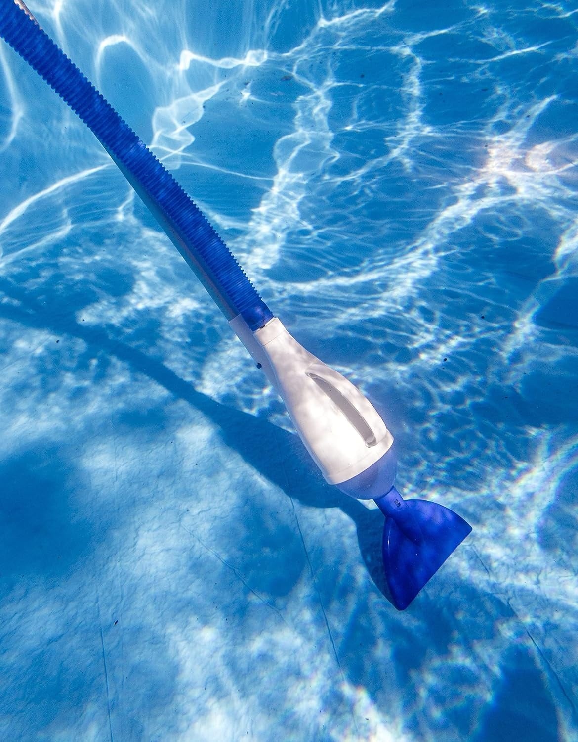 Nettoyeur de piscine manuel Little Vac - 2m³/h - 32% de remise