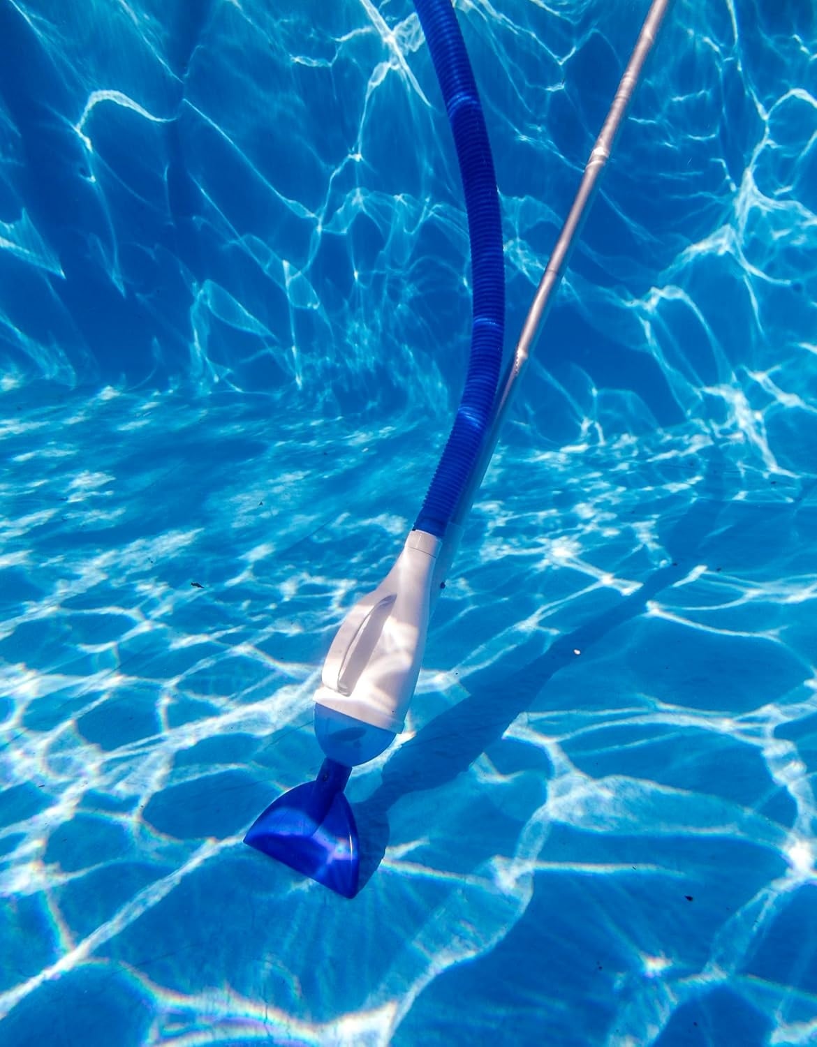 Nettoyeur de piscine manuel Little Vac - 2m³/h - 32% de remise