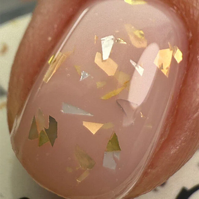 Madam Glam Ivory Flakes Builder