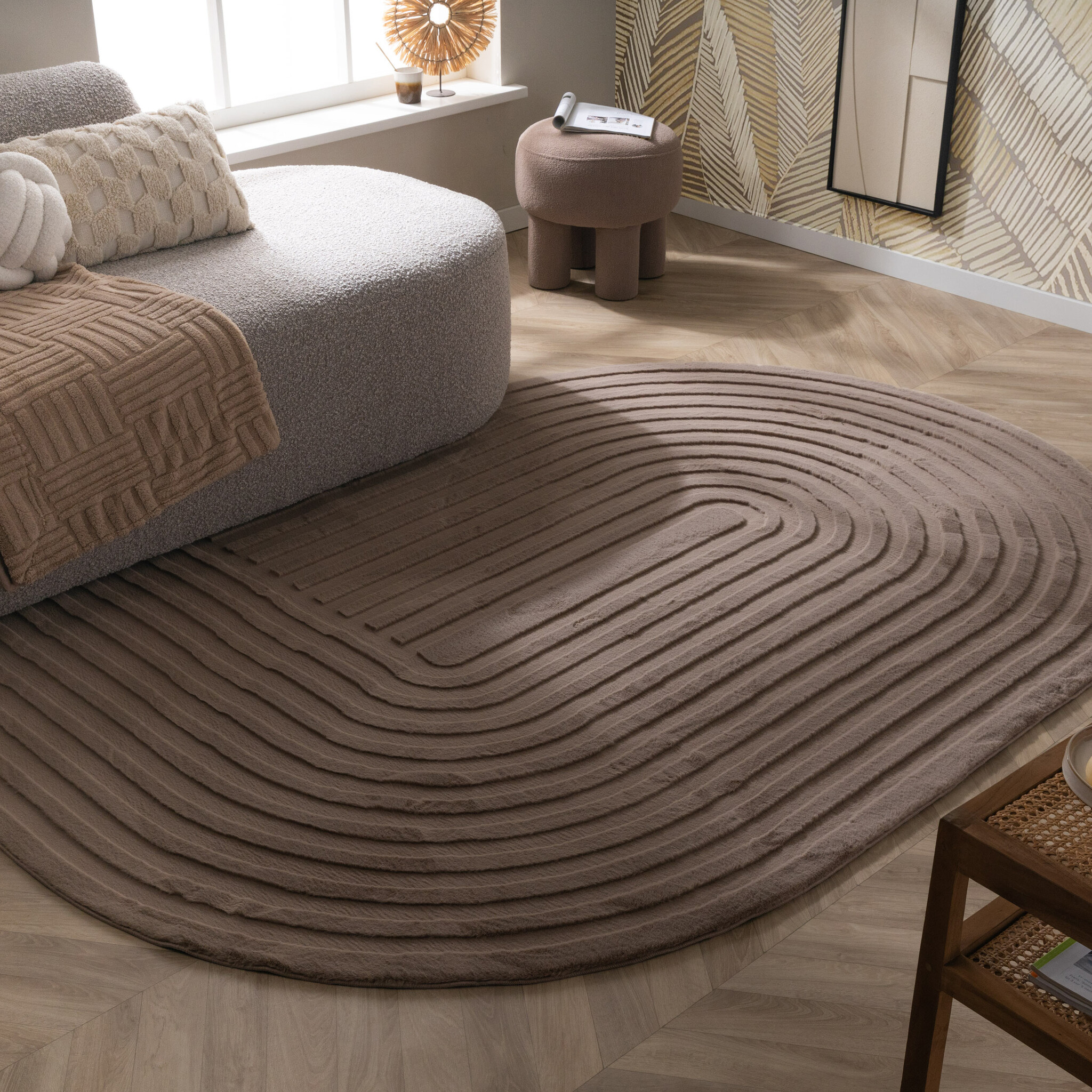 Tapis irrégulier - Flowy Arch Taupe