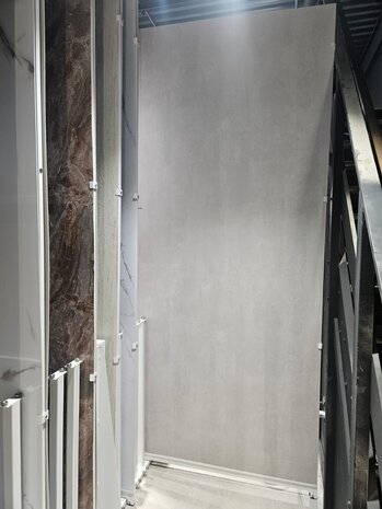 Oppio €64 PER PANEEL - 120x280x0,3 cm - PVC Wandpaneel MAT Beton Licht Grijs Oppio €64 PER PANEEL - 120x280x0,3 cm - PVC Wandpaneel MAT Beton Licht Grijs