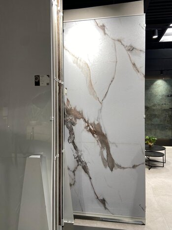 Oppio €54 PER PANEEL - 120x280x0,3 cm - PVC Wandpaneel MAT Calacatta GOLD