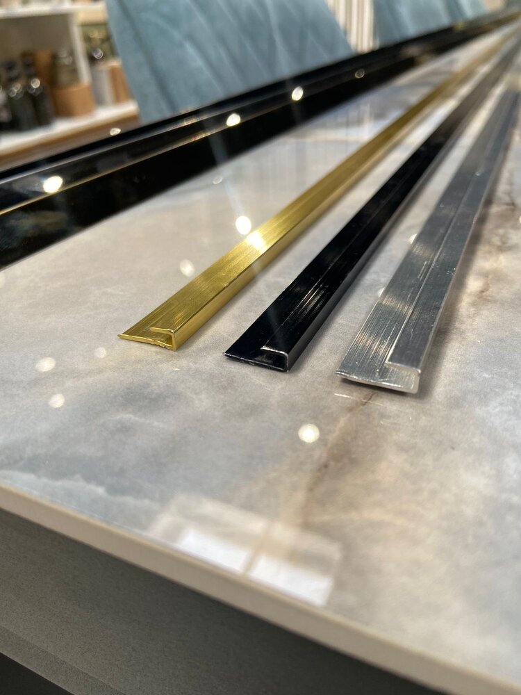 Oppio Eindprofiel tbv. PVC Wandpanelen - Zilver Oppio Eindprofiel tbv. PVC Wandpanelen - Zilver