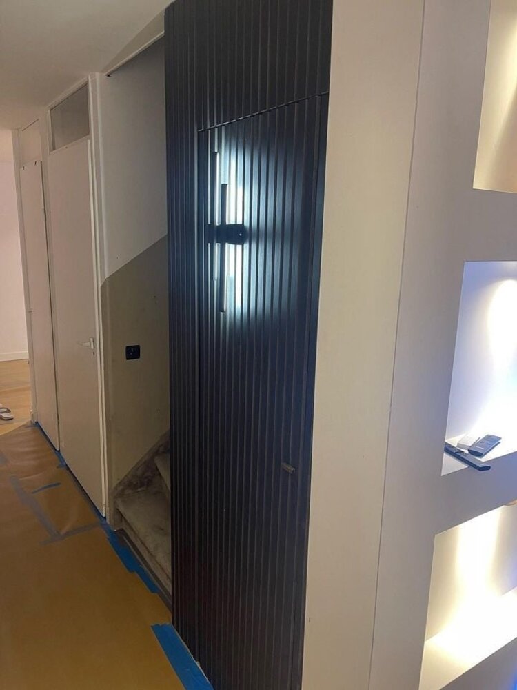 Oppio €25 PER PANEEL - 60x260 cm ZWART Eiken akoestische wand panel Oppio €25 PER PANEEL - 60x260 cm ZWART Eiken akoestische wand panel