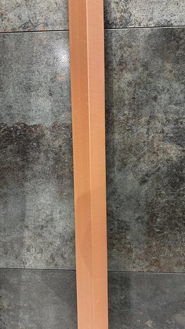 Oppio MAPLE - HOEKPROFIEL 290x5x5 cm WPC ( 360° volledig bedekkende beschermlaag ) Oppio MAPLE - HOEKPROFIEL 290x5x5 cm WPC ( 360° volledig bedekkende beschermlaag )