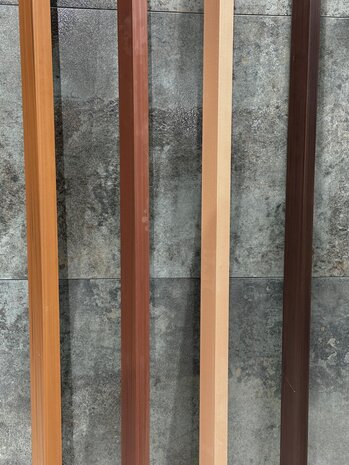 Oppio MAPLE - HOEKPROFIEL 290x5x5 cm WPC ( 360° volledig bedekkende beschermlaag ) Oppio MAPLE - HOEKPROFIEL 290x5x5 cm WPC ( 360° volledig bedekkende beschermlaag )