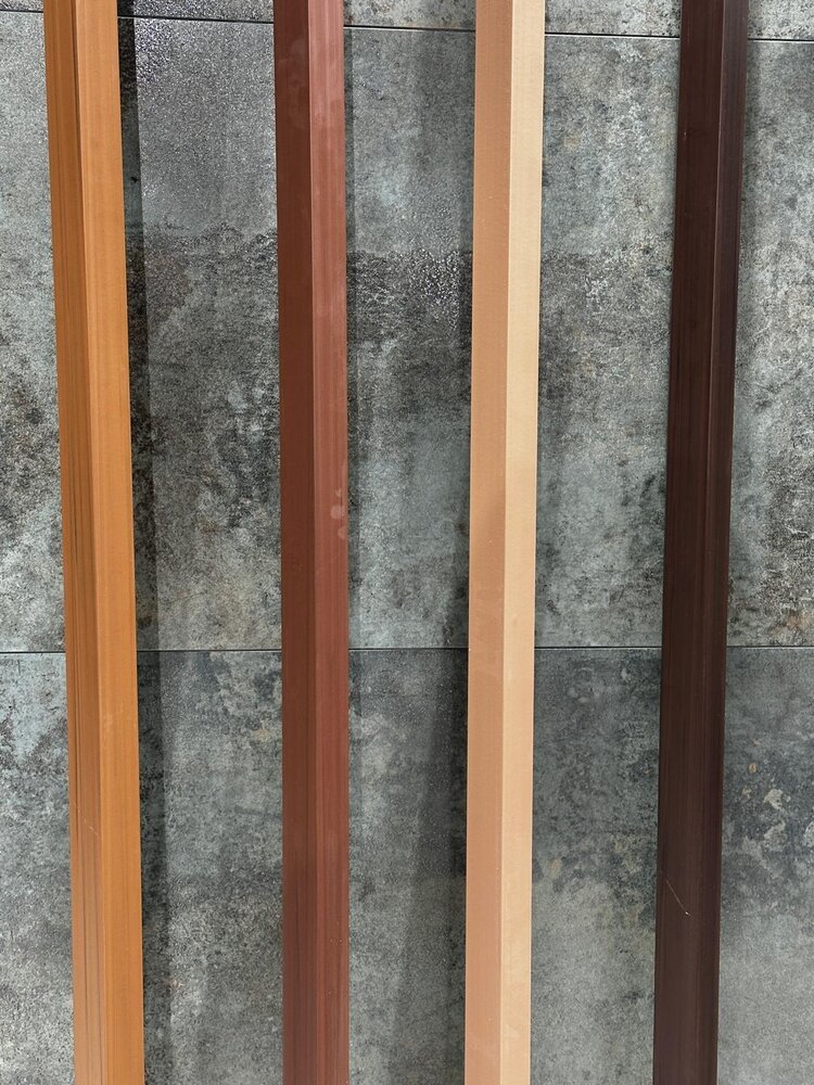 Oppio ROSEWOOD - HOEKPROFIEL 290x5x5 cm WPC ( 360° volledig bedekkende beschermlaag ) Oppio ROSEWOOD - HOEKPROFIEL 290x5x5 cm WPC ( 360° volledig bedekkende beschermlaag )