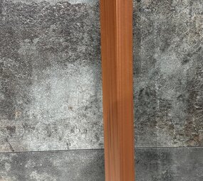 Oppio TEAK - HOEKPROFIEL 290x5x5 cm WPC ( 360° volledig bedekkende beschermlaag ) Oppio TEAK - HOEKPROFIEL 290x5x5 cm WPC ( 360° volledig bedekkende beschermlaag )
