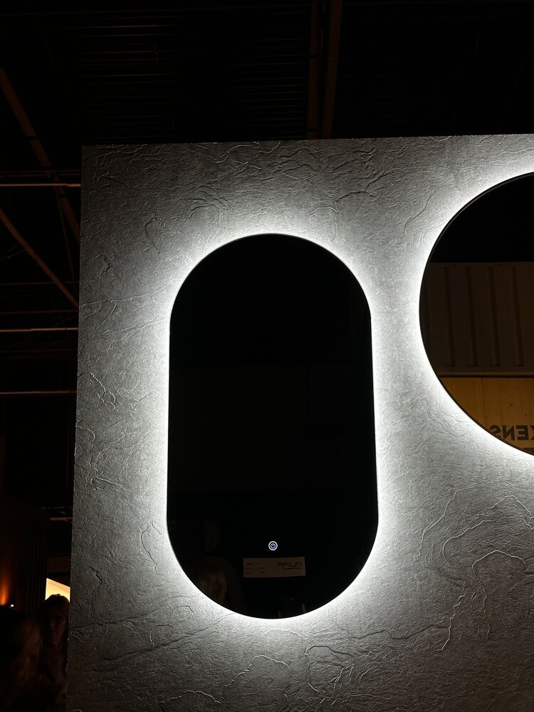 Oppio ELLIPS - 50x100 CM ( ZWART ) Toilet / Badkamerspiegel met verlichting Oppio ELLIPS - 50x100 CM ( ZWART ) Toilet / Badkamerspiegel met verlichting