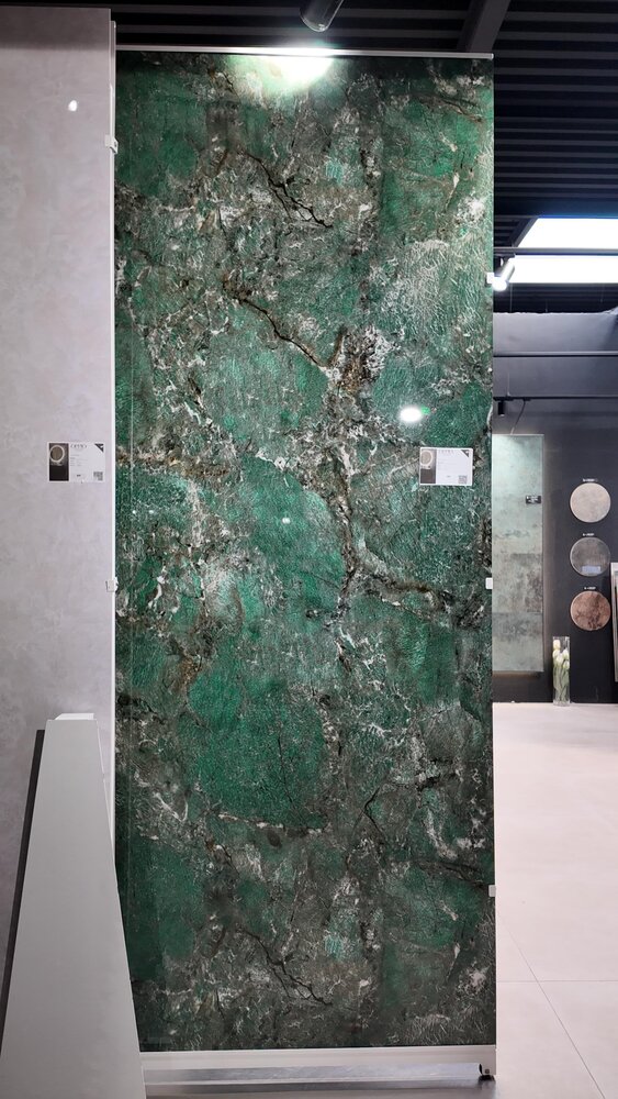 Oppio €37 PER PANEEL - 120x28€37 PER PANEEL - 120x280x0,3 cm - PVC Wandpaneel ONYX Green -  Hoogglans0x0,3 cm - PVC Wandpaneel DREAMY -  Hoogglans