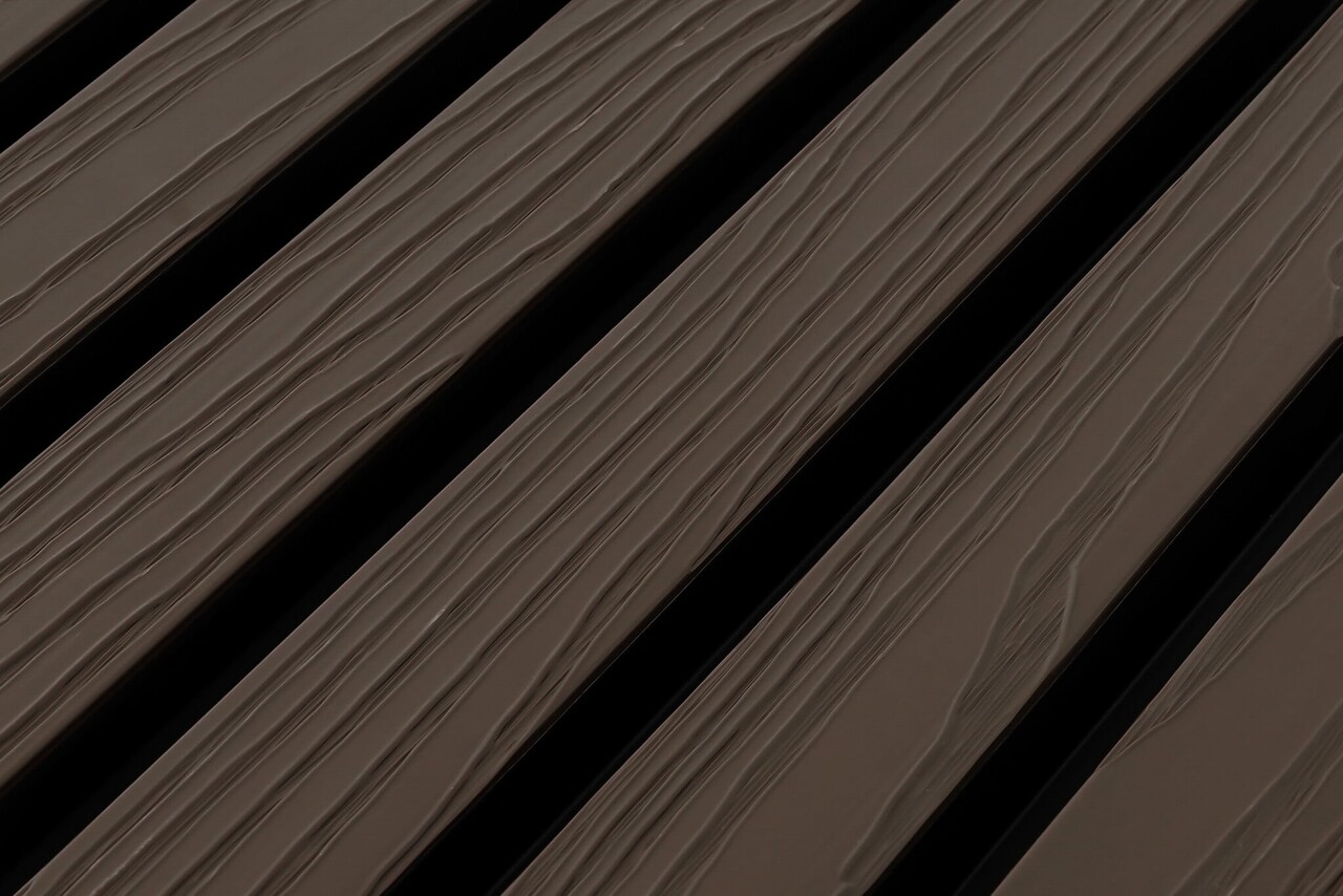 Oppio SAMPLE - ROSEWOOD - Per Stuk - ROSEWOOD - Zwarte strepen - Gevelbekleding – Composiet | 290 x 22 cm | Gevel | Tuin |