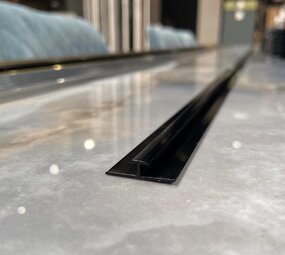 Oppio Tussenprofiel tbv. PVC Wandpanelen - Zwart