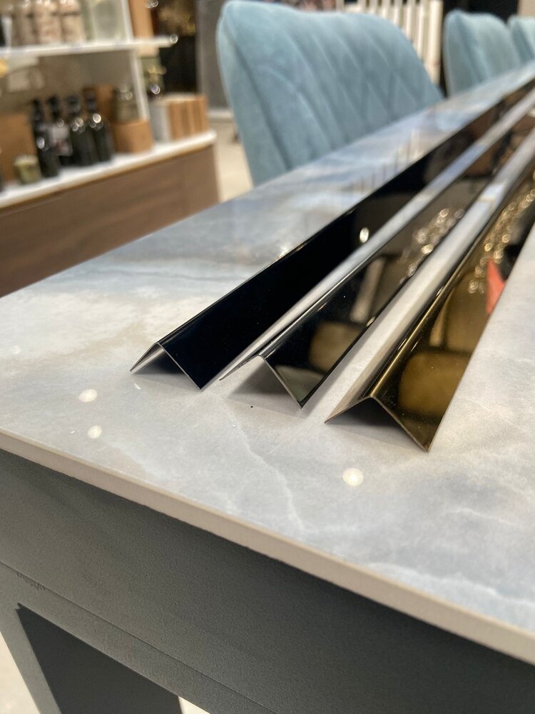 Oppio Hoekprofiel tbv. PVC Wandpanelen - Zilver Oppio Hoekprofiel tbv. PVC Wandpanelen - Zilver