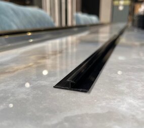 Oppio Tussenprofiel tbv. PVC Wandpanelen - Zwart