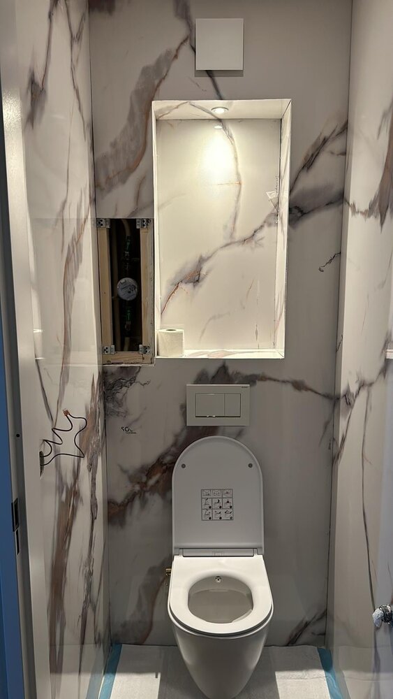 Oppio €37 PER PANEEL - 120x280x0,3 cm - PVC Wandpaneel Calacatta Gold Hoogglans
