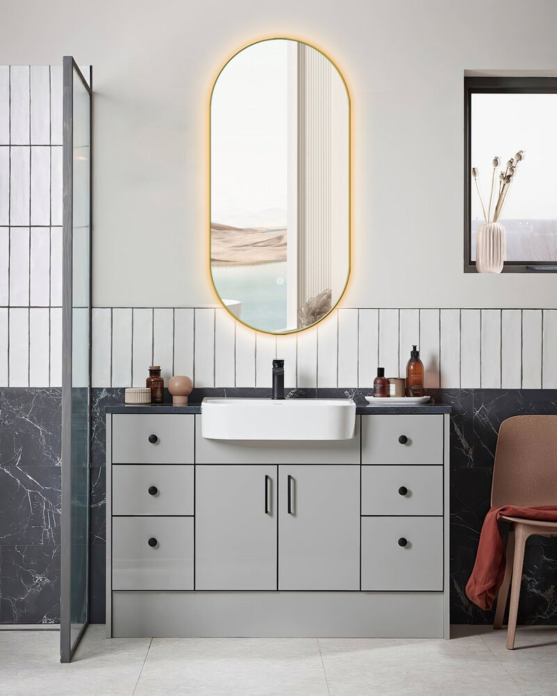 Oppio ELLIPS - 50x100 CM ( GOUD ) Toilet / Badkamerspiegel met verlichting Oppio ELLIPS - 50x100 CM ( GOUD ) Toilet / Badkamerspiegel met verlichting
