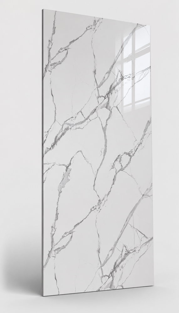 Oppio €37 PER PANEEL - 120x280x0,3 cm - PVC Wandpaneel Calacatta Marmer Wit / Grijs Hoogglans
