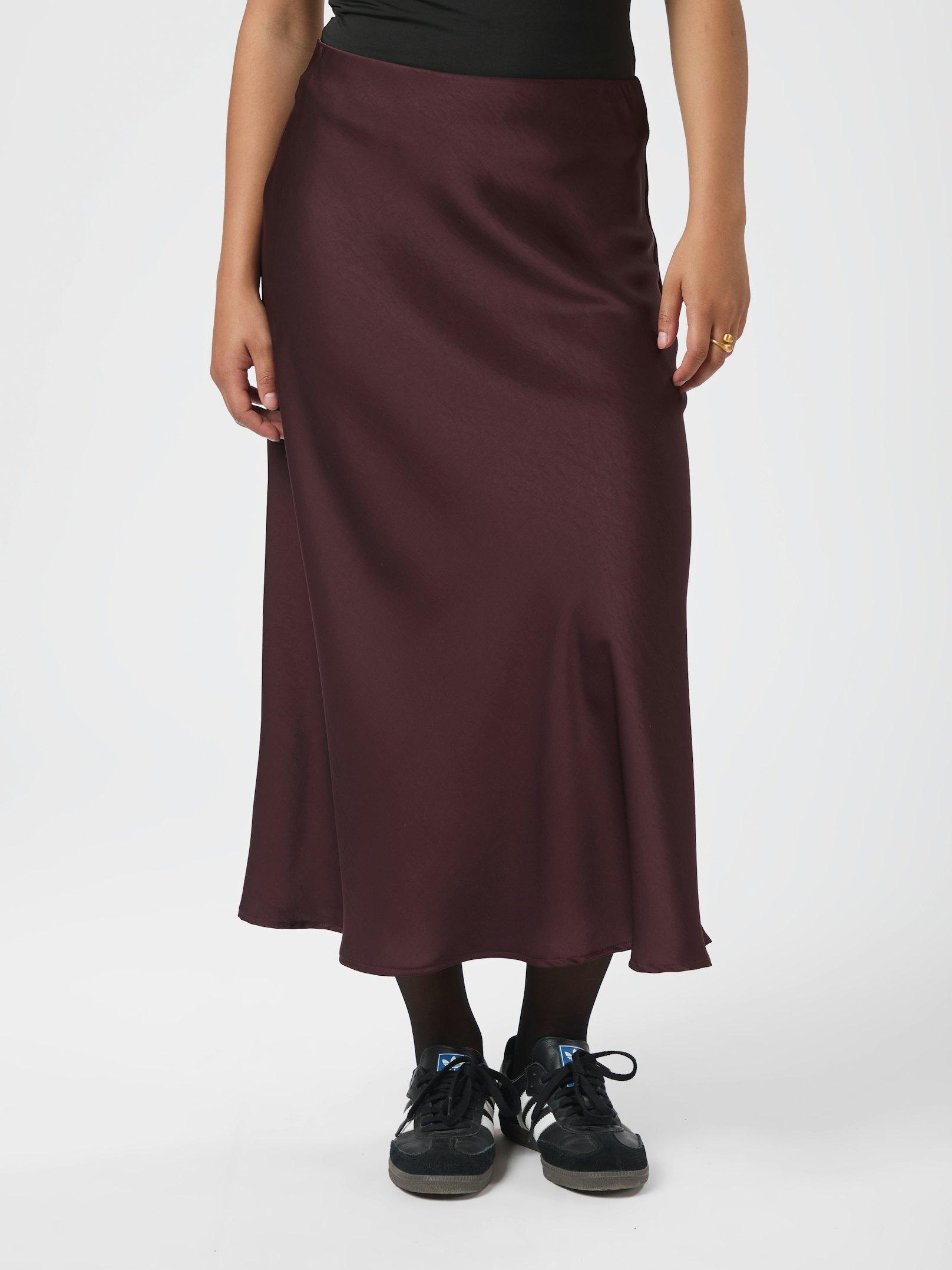 Neo Noir Bovary satin skirt
