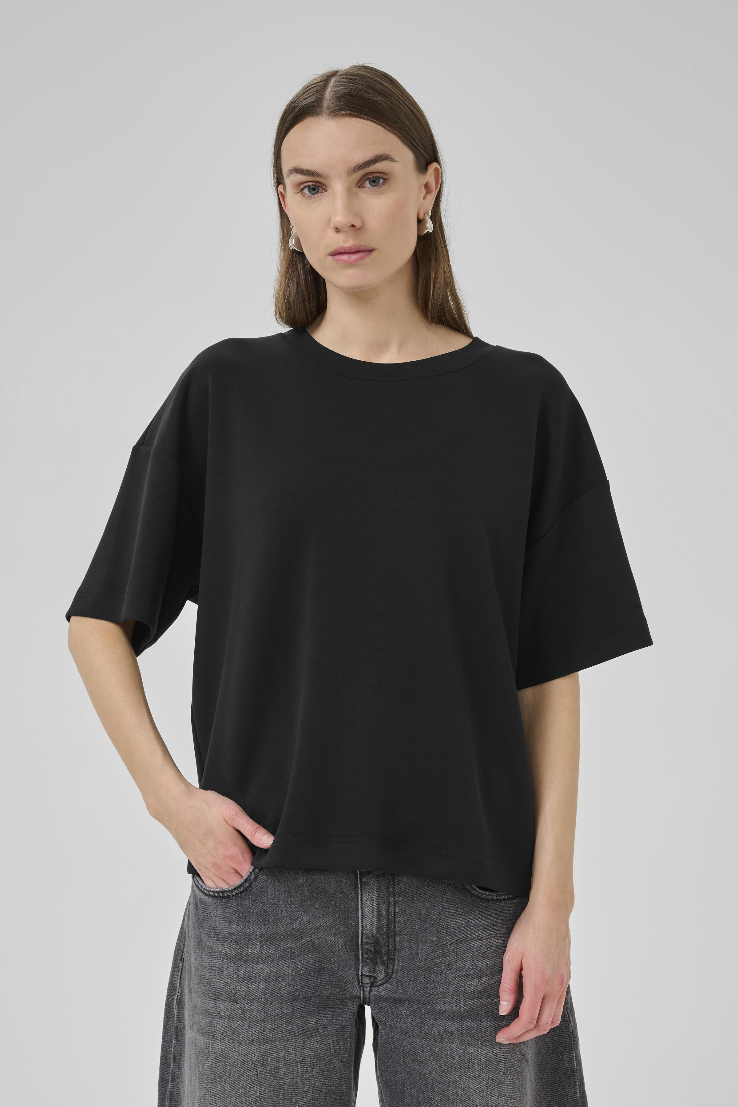 My Essential Wardrobe Helle EMB Boxy Tee