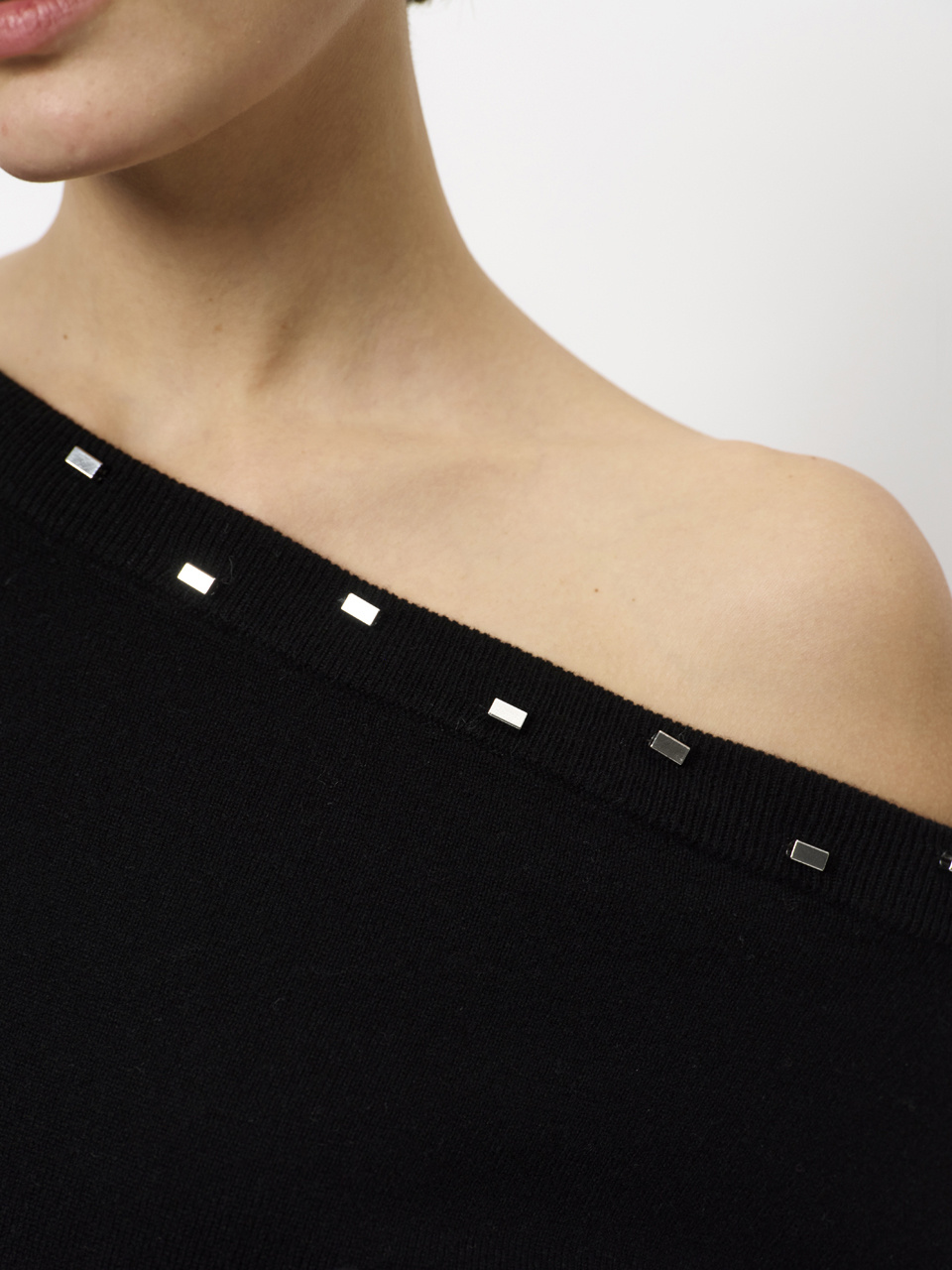 Mayu off shoulder sweater