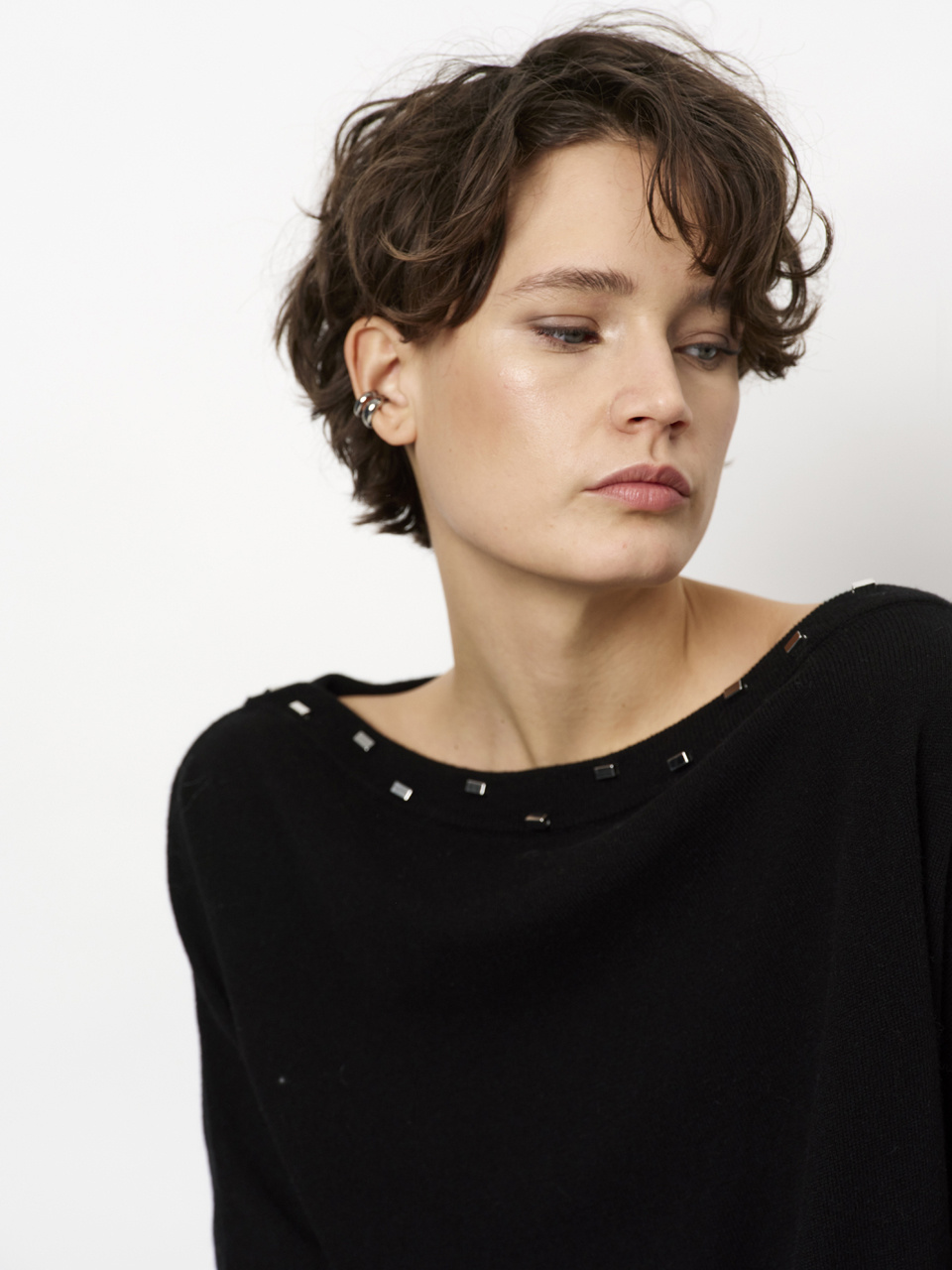 Mayu off shoulder sweater