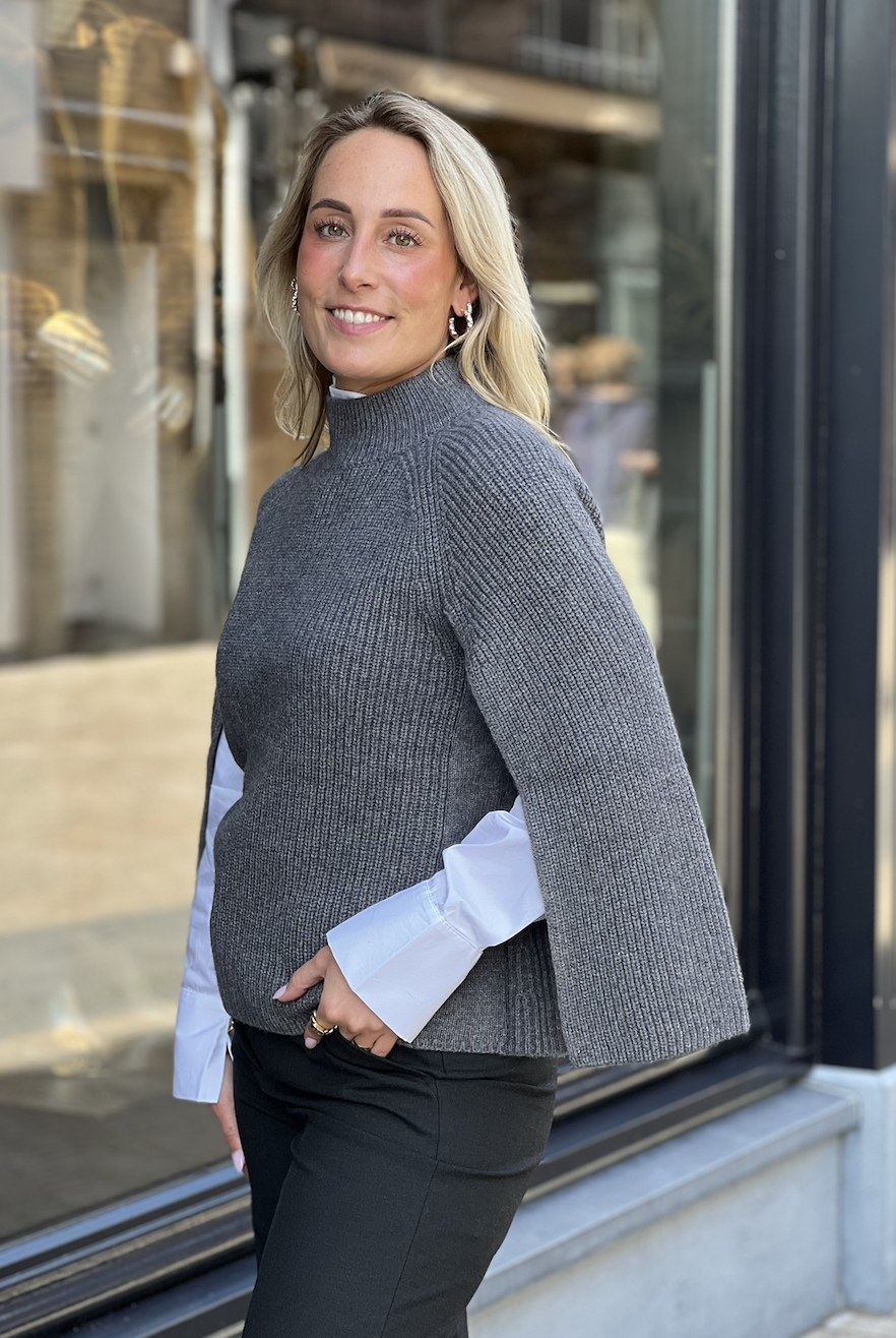 Romi cape sweater
