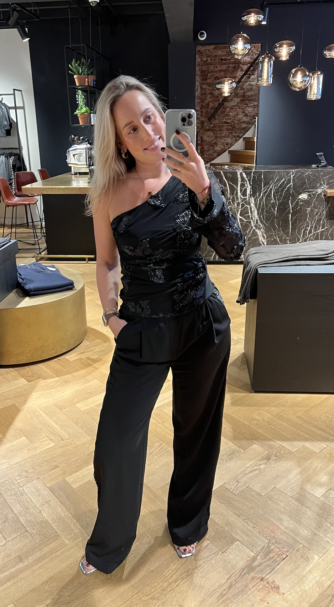 Friana Big Flower Mesh Blouse