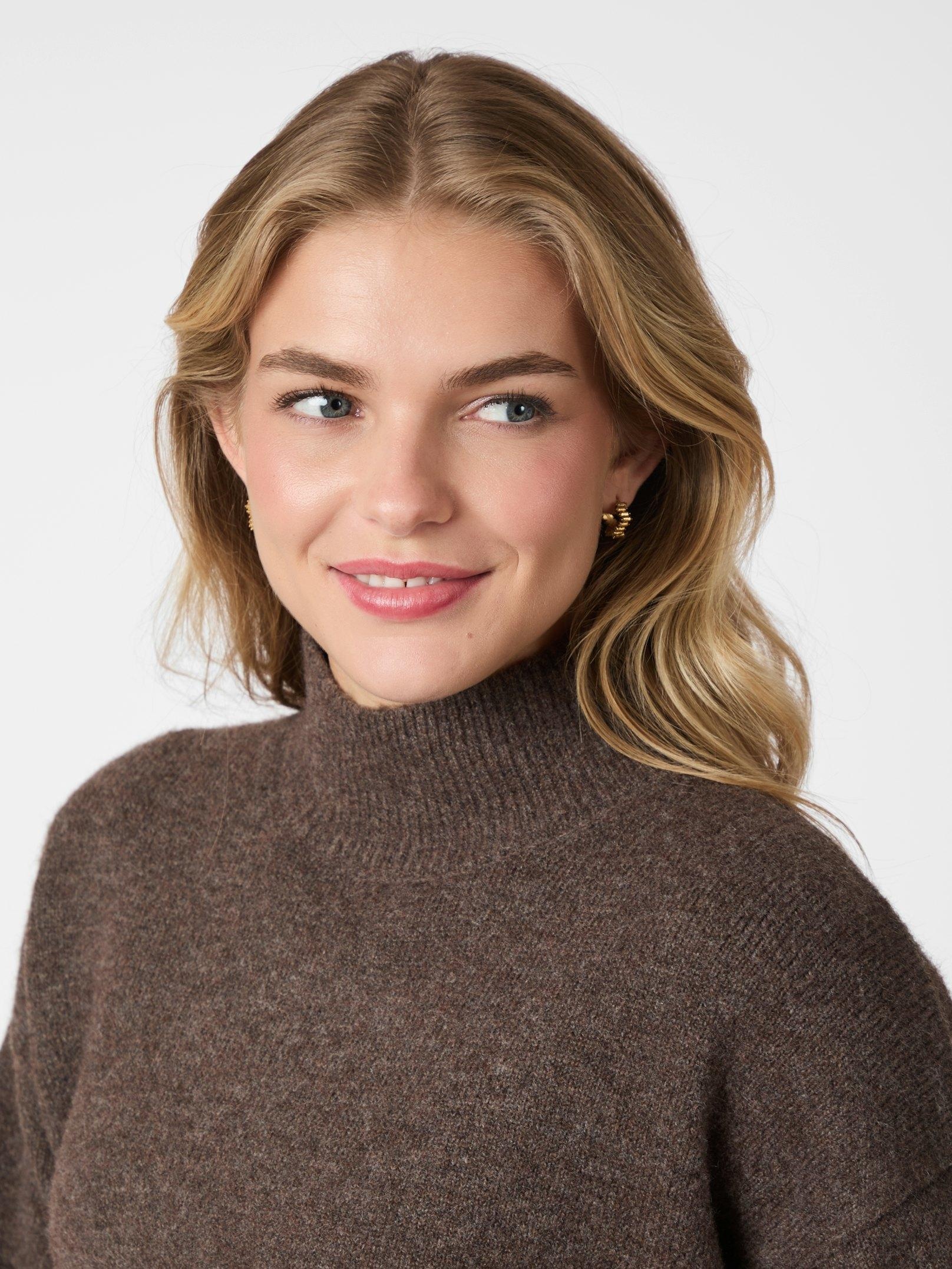 Paulina Knit Pull