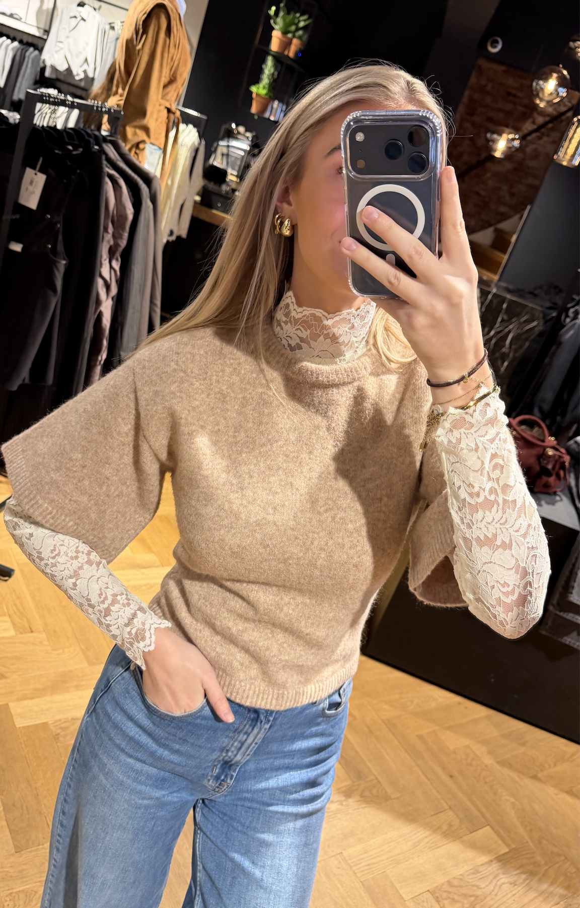 Liza Laceflower Blouse