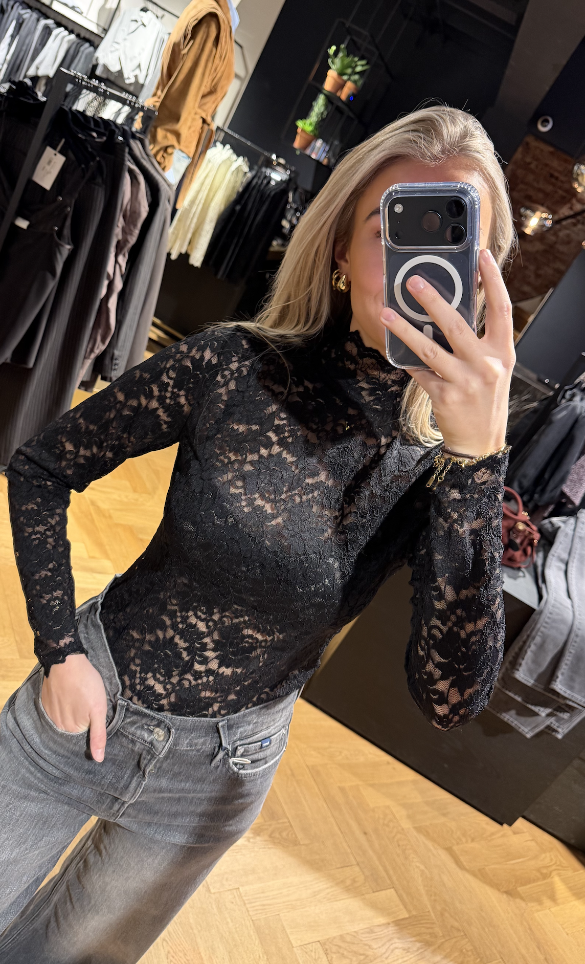 Liza Laceflower Blouse