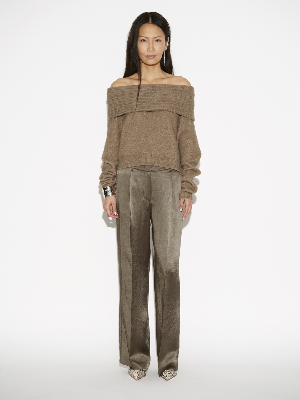 Antya off shoulder sweater