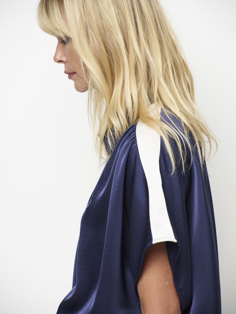 Siren tie knot shirt