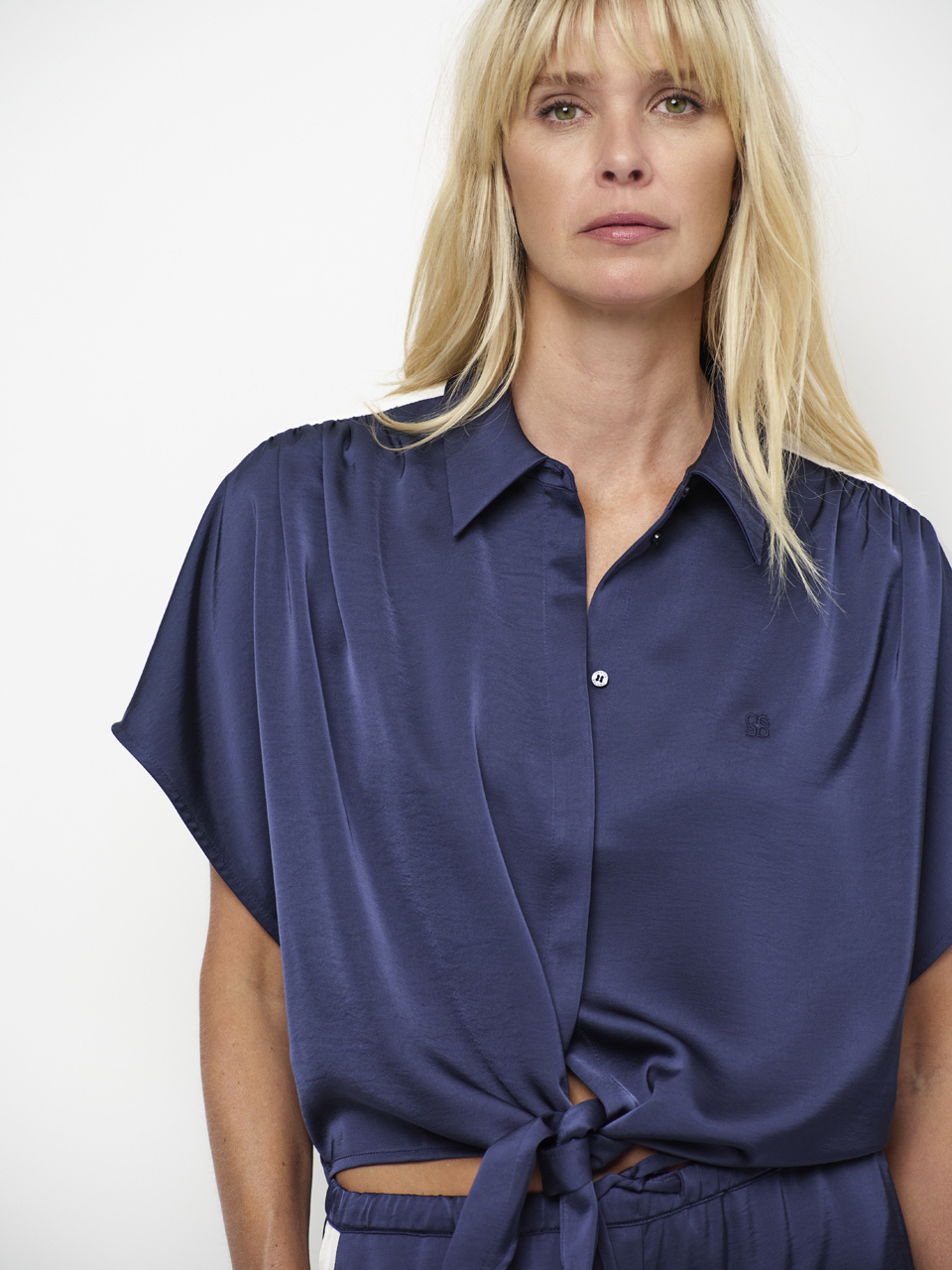 Siren tie knot shirt