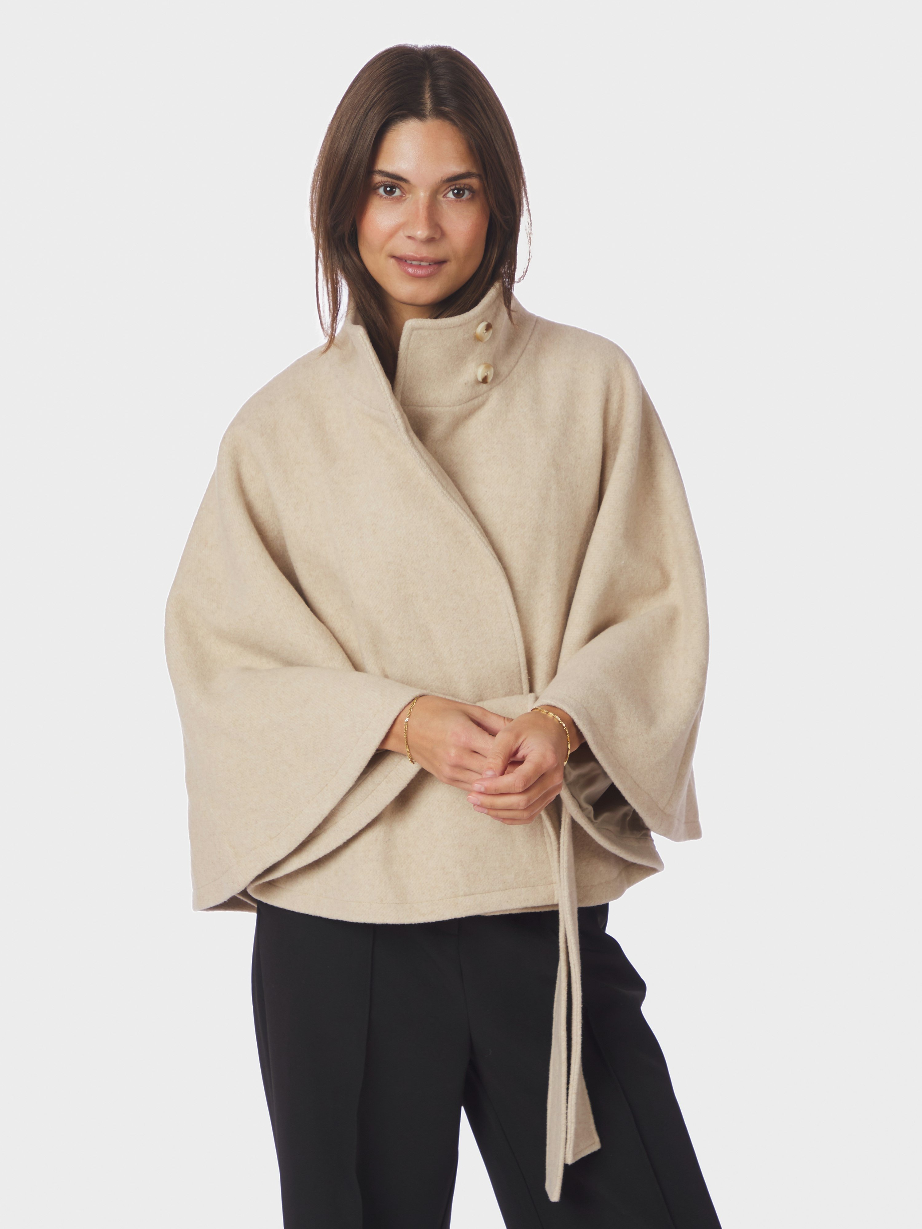 Neo Noir Zanna  Cape