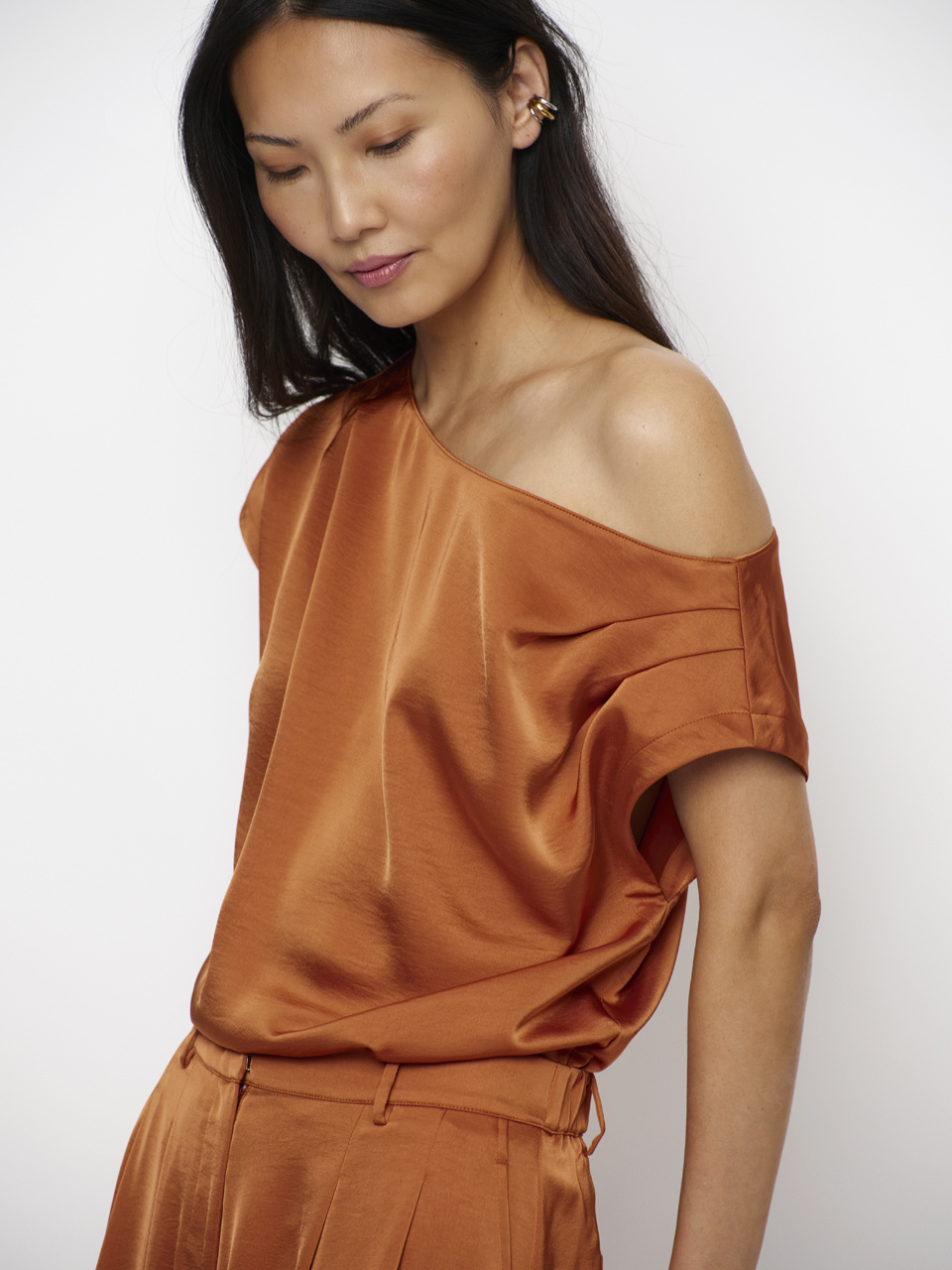 Roam satin drapy top