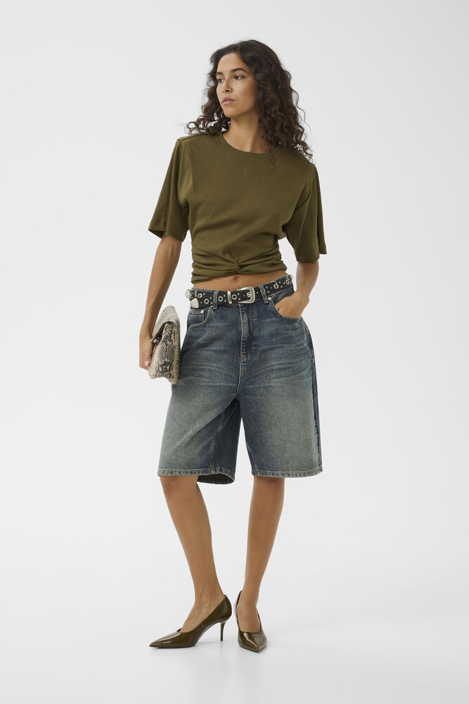 Betty tee