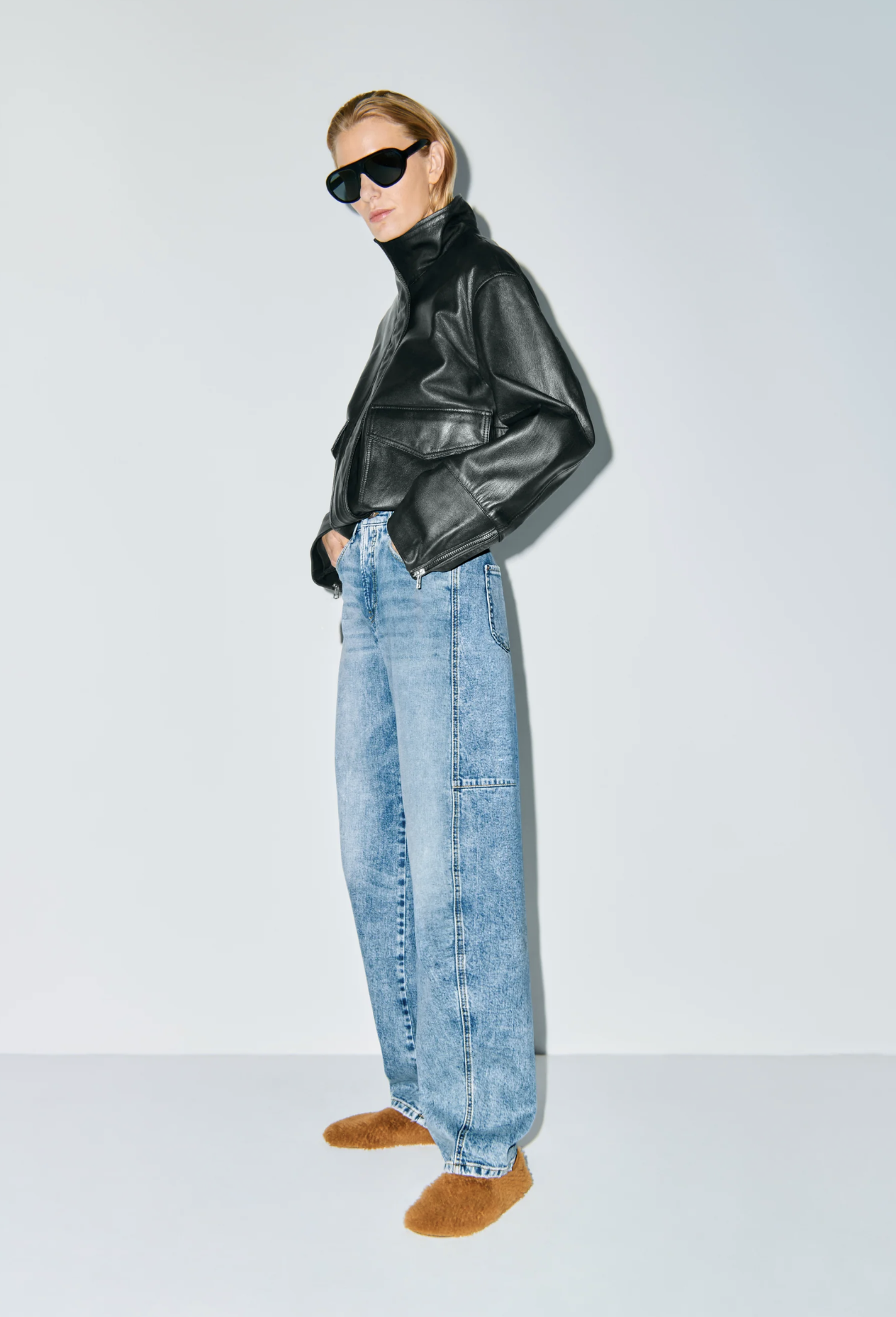 Baggy twisted jeans