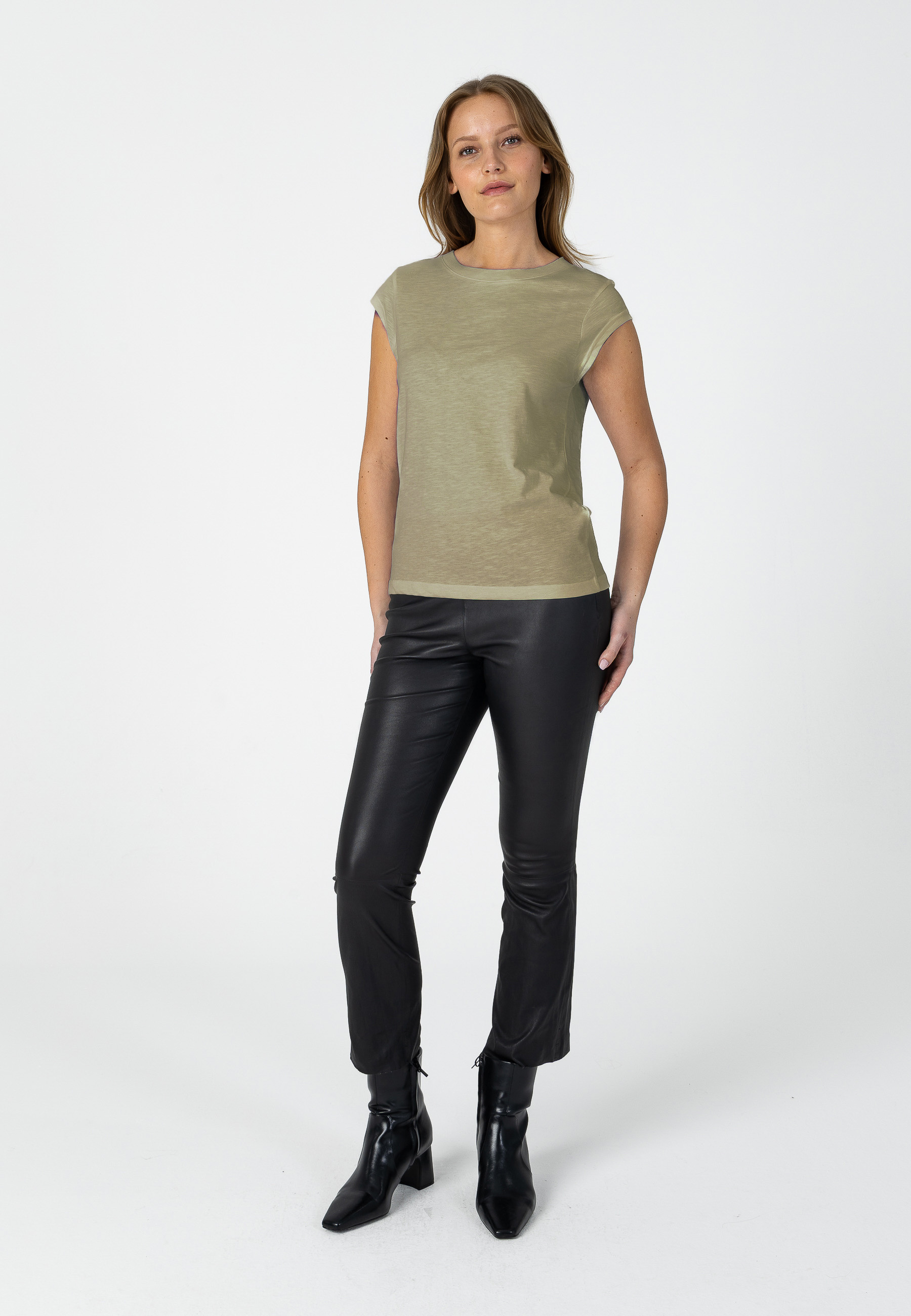 Basic round-neck t-shirt