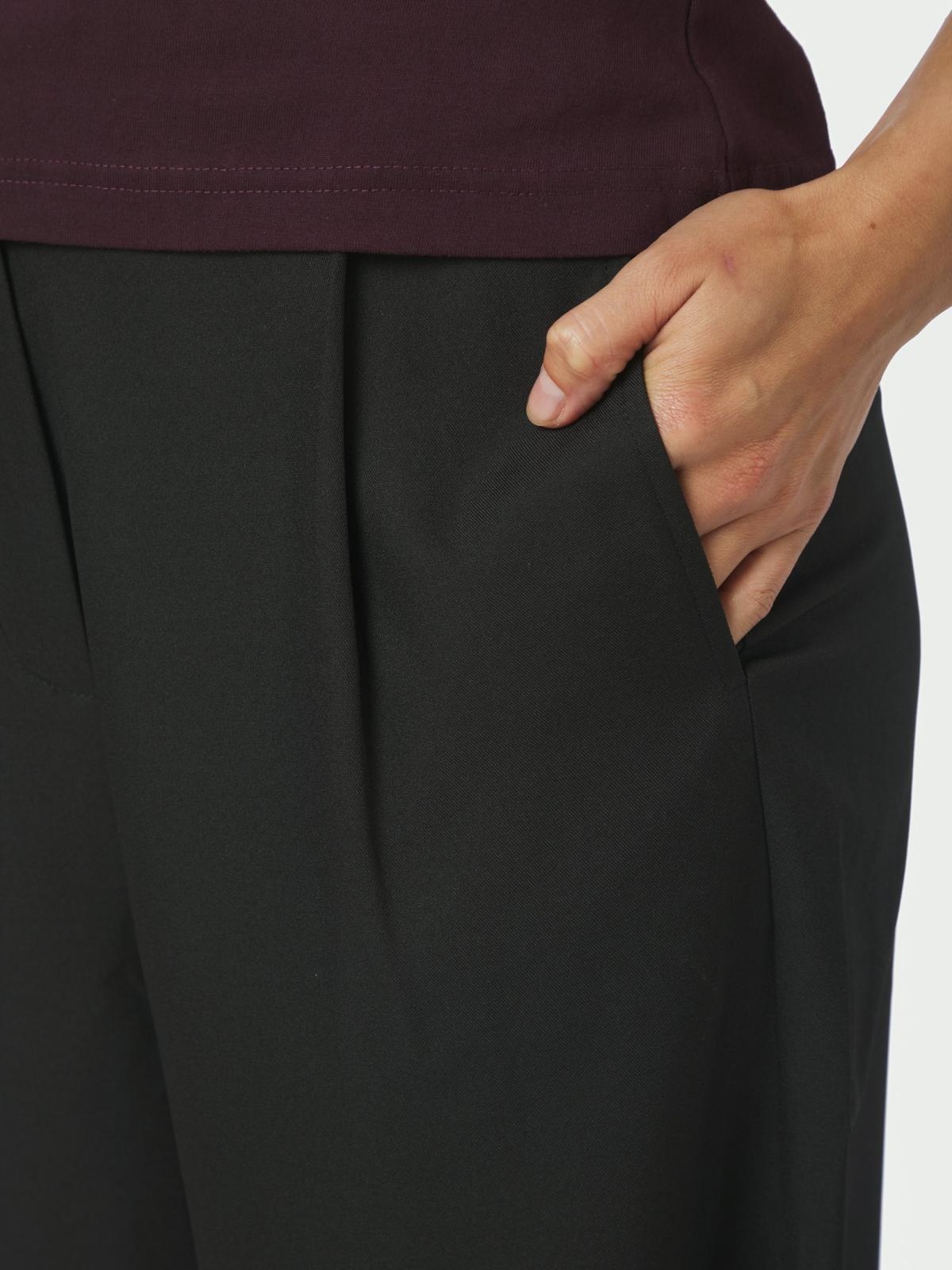 Rima Solid Shorts Black