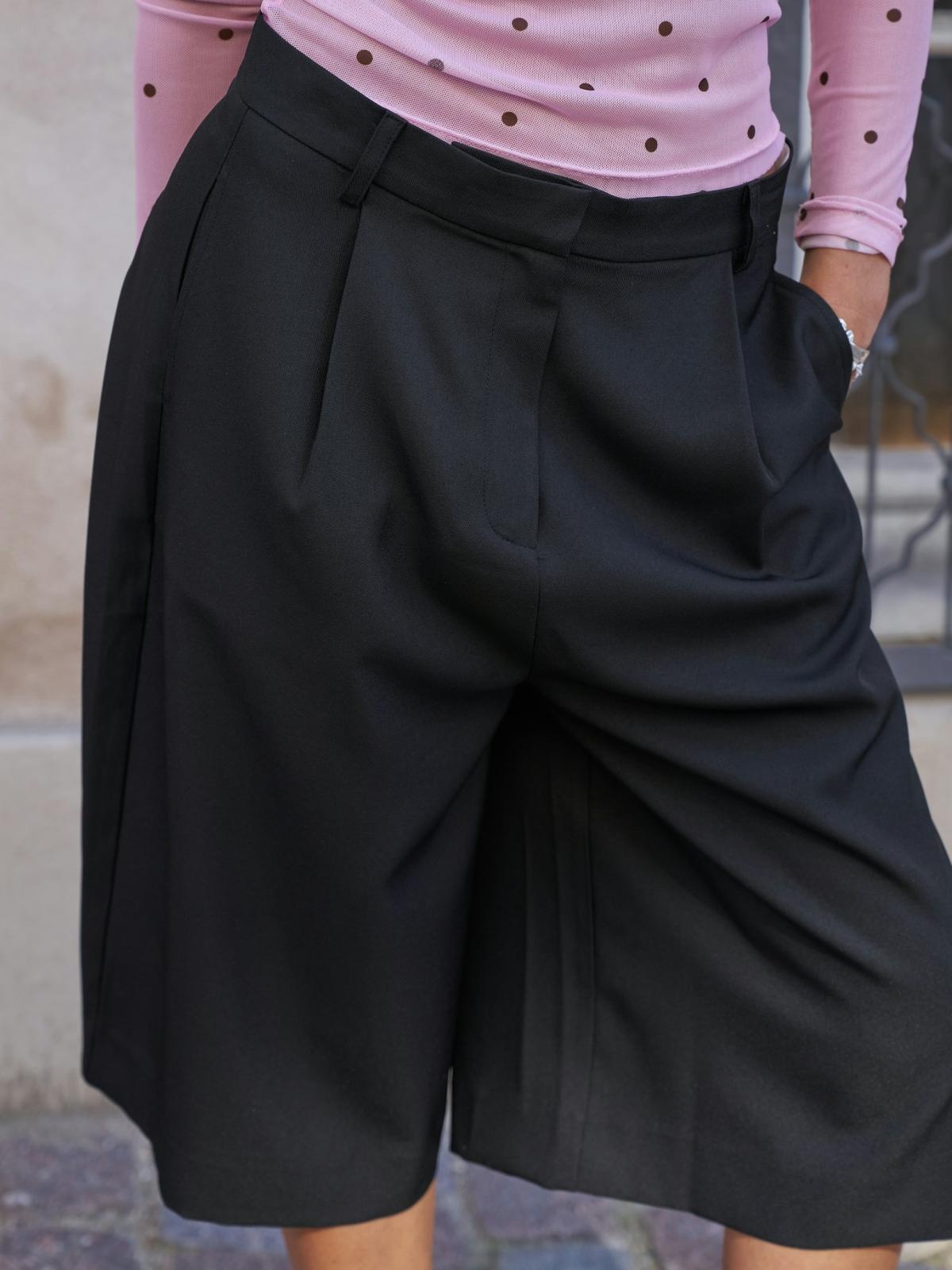 Rima Solid Shorts Black