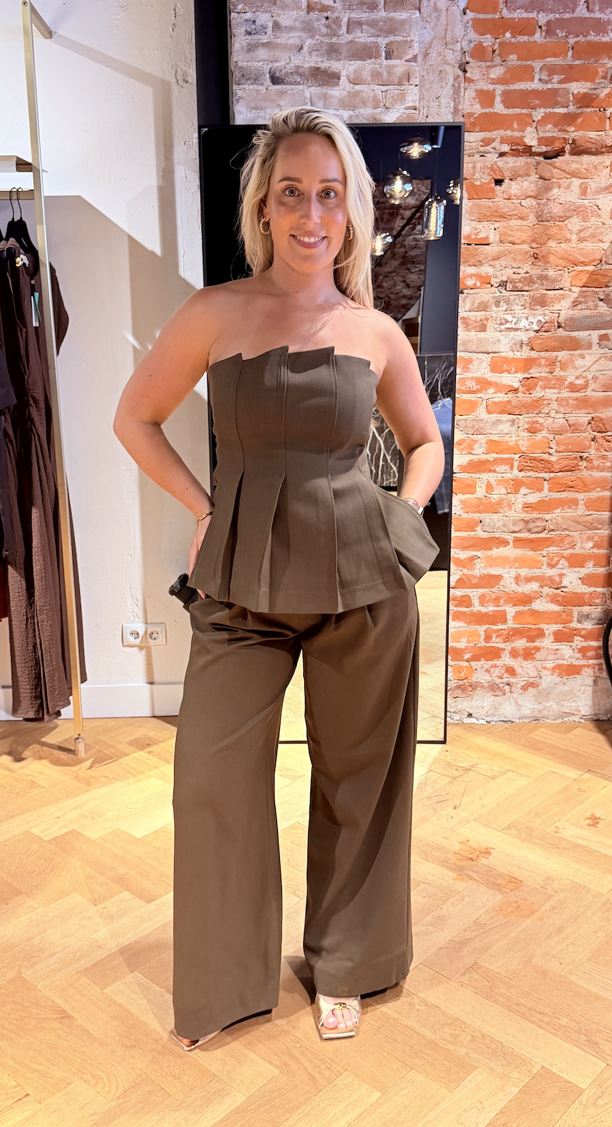 Stacy pleat corsage top